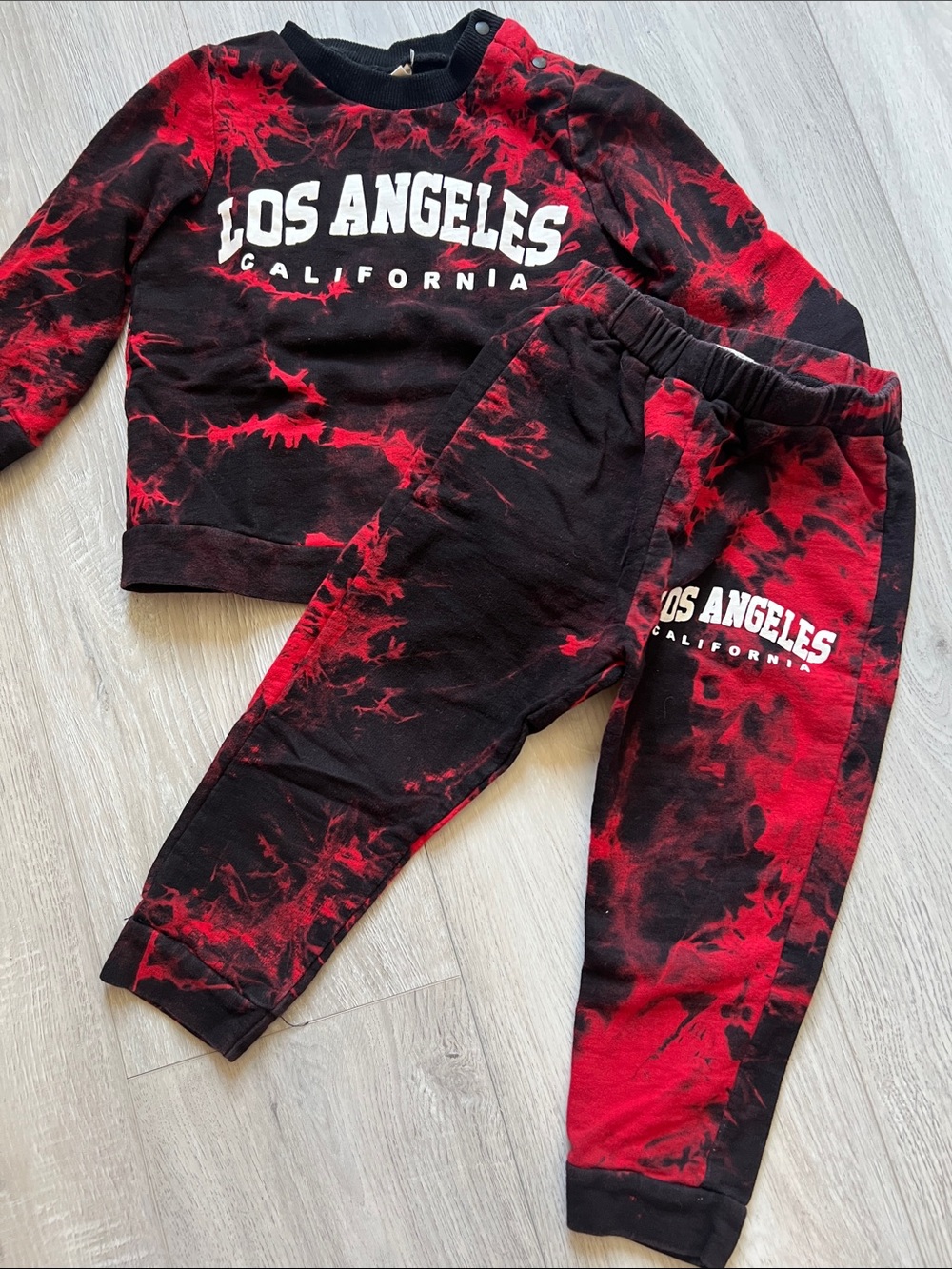 Shein Kids Los Angeles California Kids Tie-Dye Red & Black Sweat Set Size 2-3Y